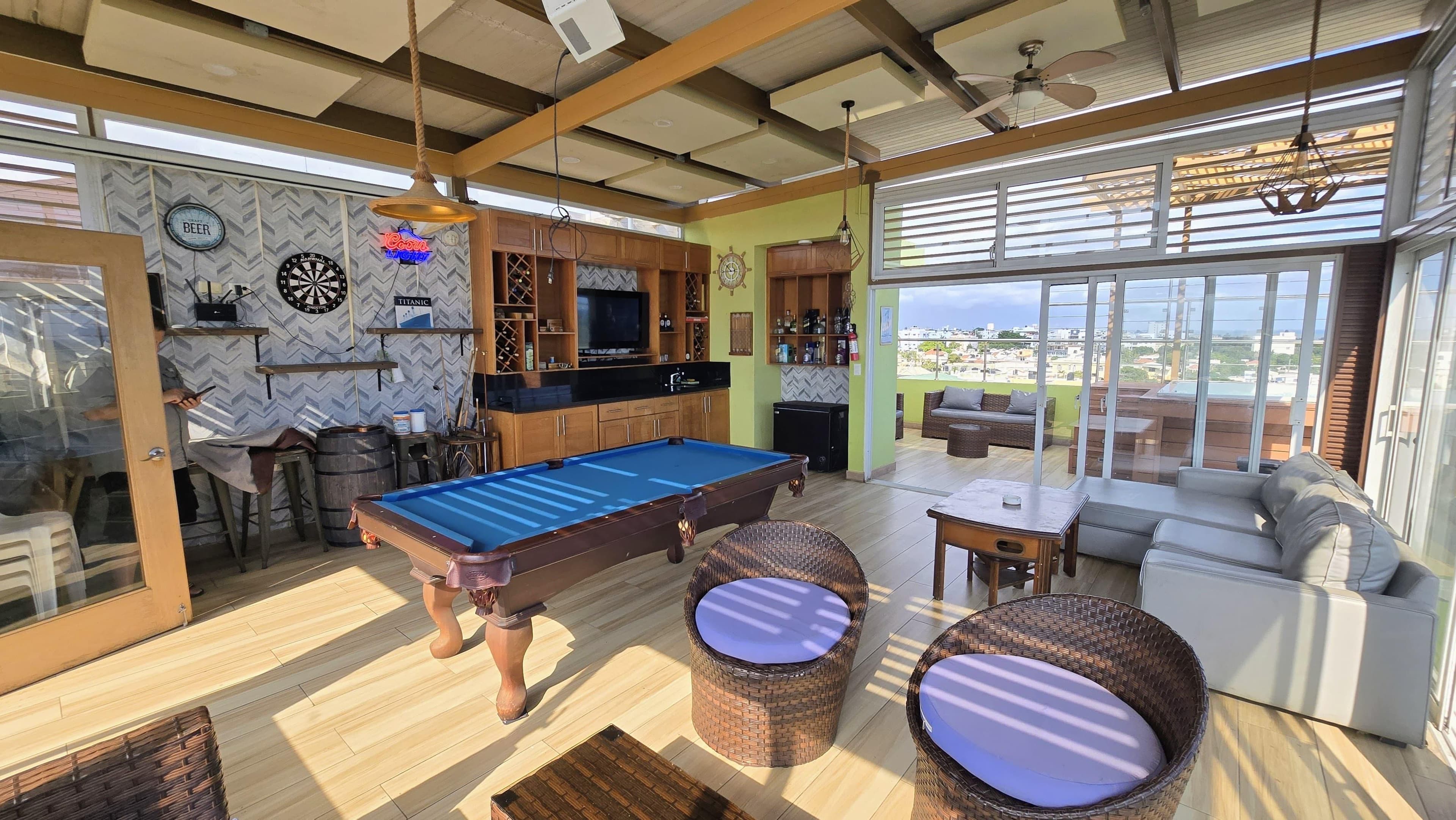 MIRAMAR: PH de 3 niveles y 3 Habitaciones En Venta