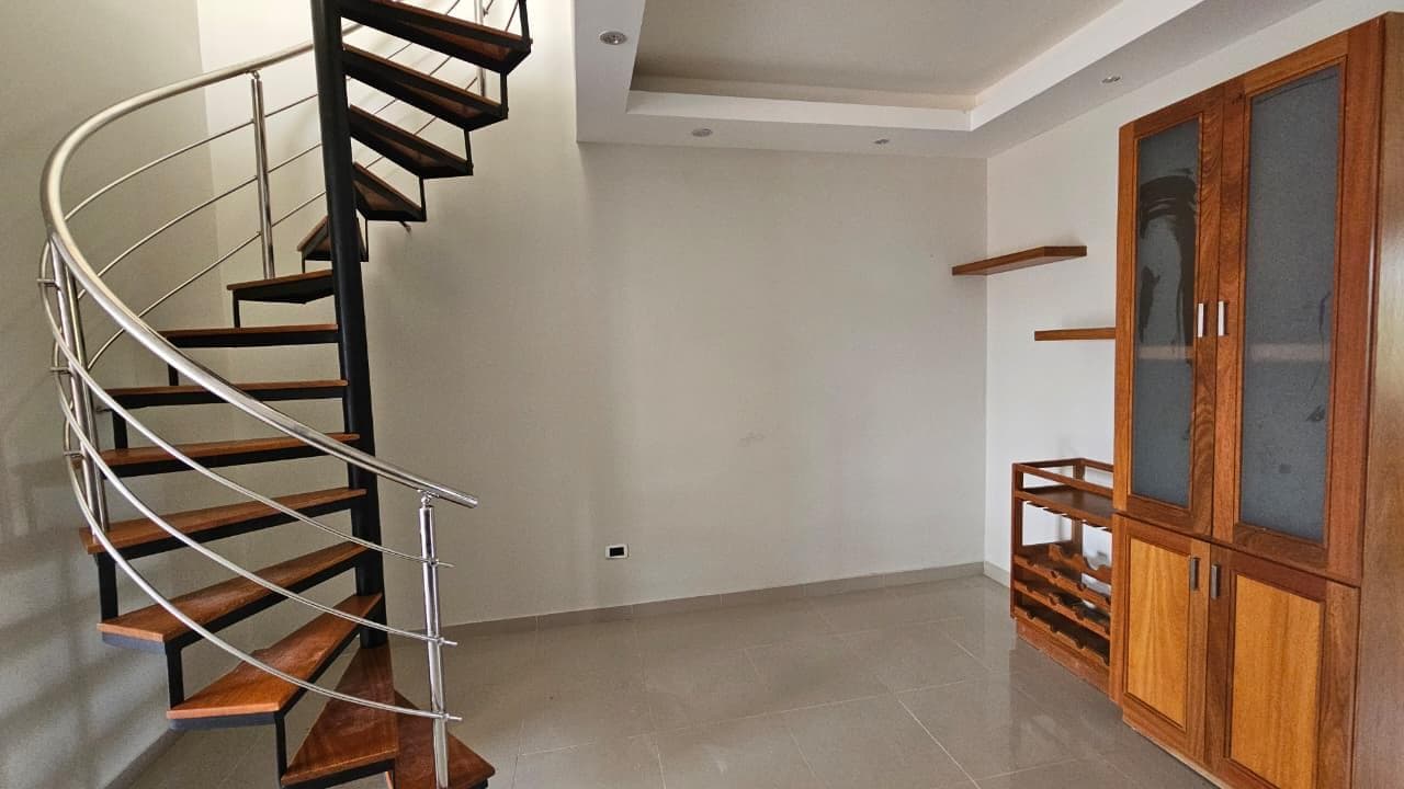 Venta De Apartamento De Dos Niveles En Santo Domingo Norte ✨